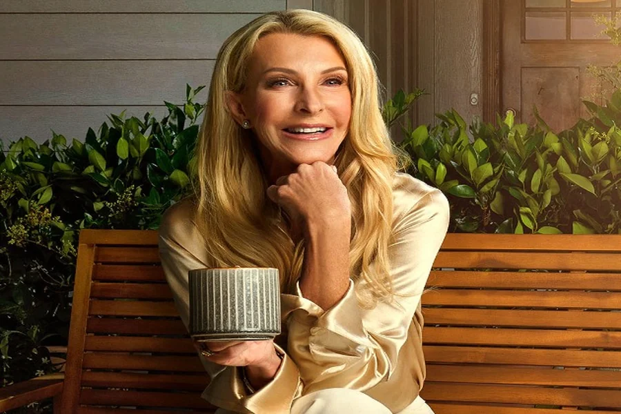 Joan Vassos Net Worth