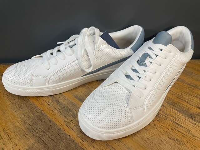 Universal Thread Shoes